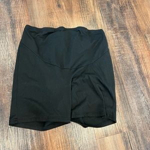 Maternity biker shorts